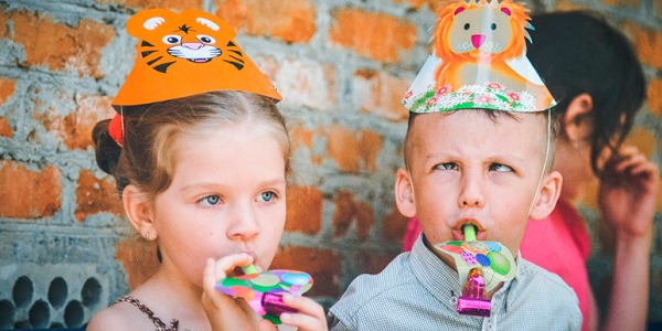Disfraces infantiles : Construyendo la fiesta perfecta.